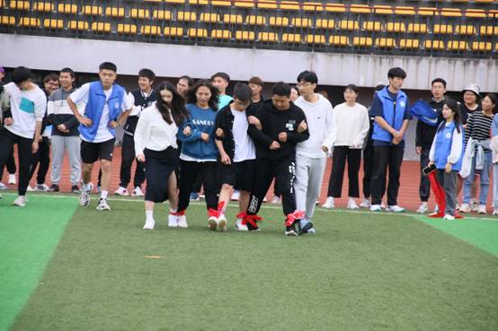 麻豆在线
举办趣味运动会